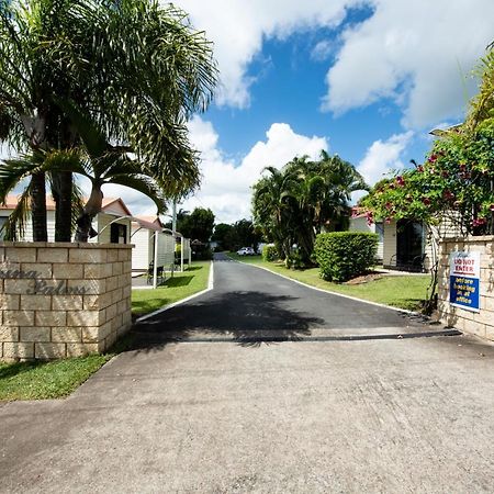 Sarina Palms Caravan And Cabins Village Exterior foto